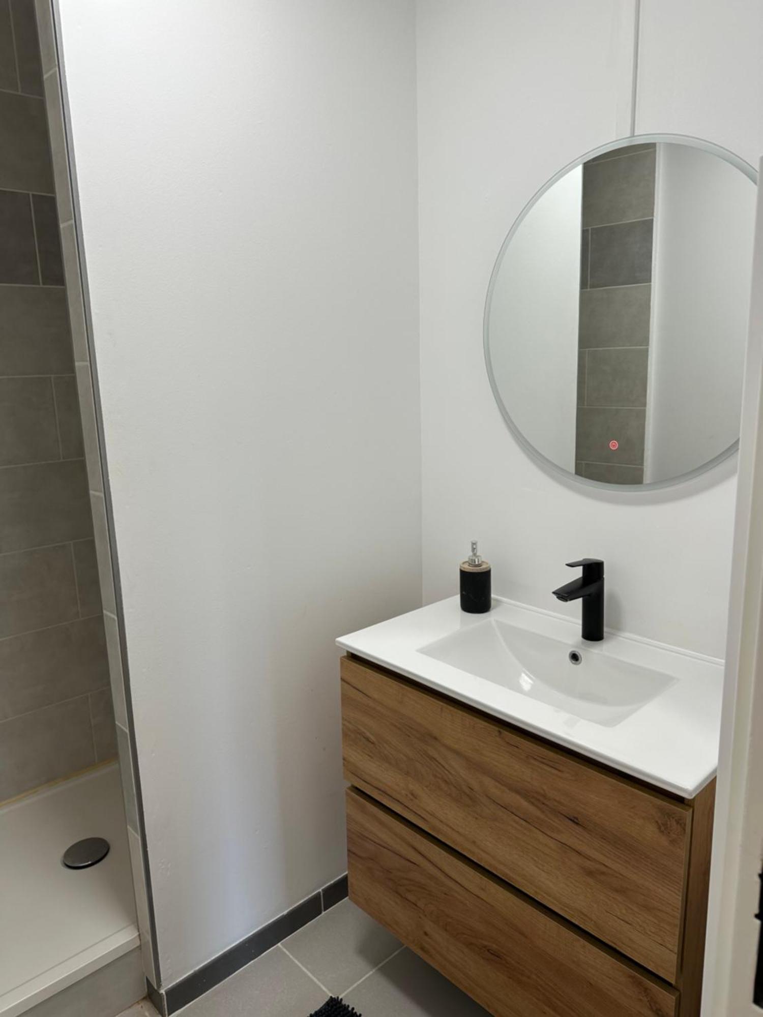 Le Grand Parc 13 - 2 - Wifi - Parking Apartment Châteauroux