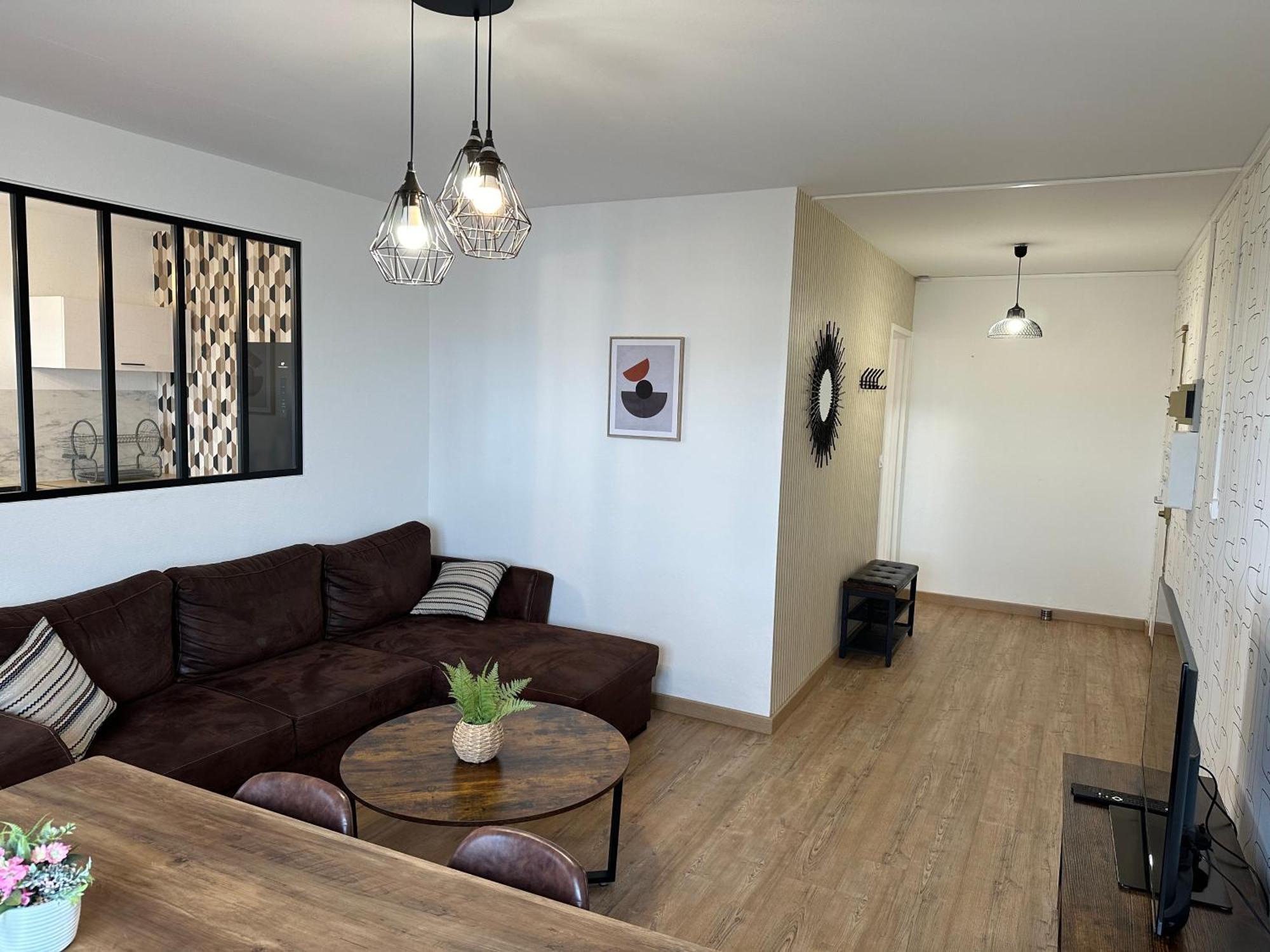 Apartment Le Grand Parc 13 - 2 - Wifi - Parking Châteauroux